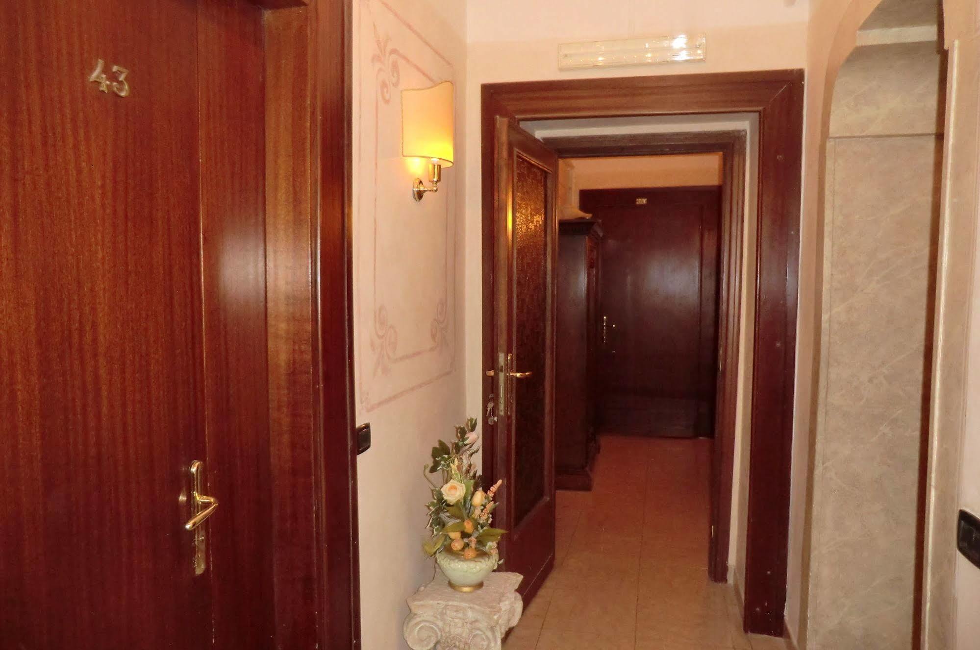 Hotel Sileo Rzym Zewnętrze zdjęcie